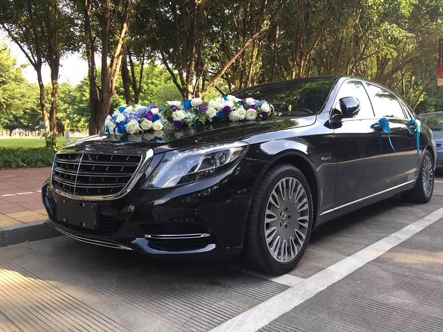 奔馳S級(jí)婚禮花車(chē)