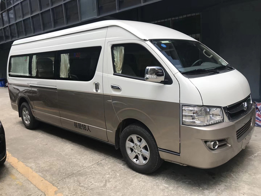 18座商務小巴